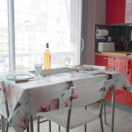 Confortable 2 Etoiles Proche Thermes, Animaux Admis - Fr-1-503-88 Apartment *